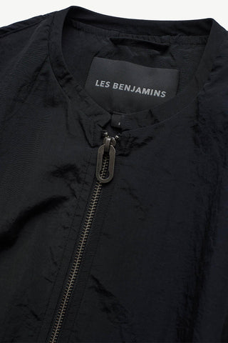 Les Benjamins - BOMBER 008